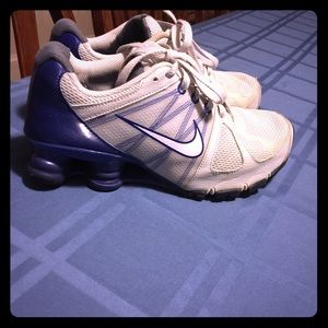 Women Nike shox